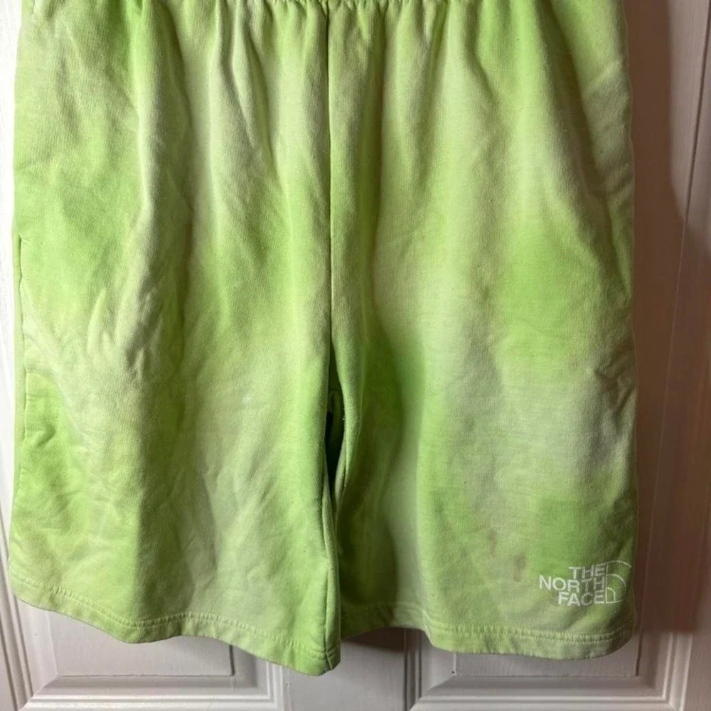 The North Face Mens Shorts  Relaxed Fit Tie Dye Green Size medium